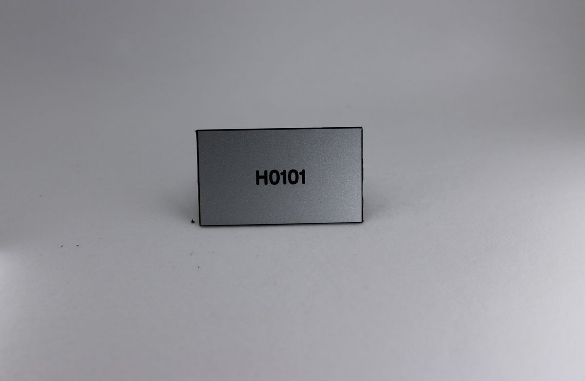 Skilt for leilighetsnummer, aluimitasjon plate med svart tekst tilpasset lomme Sandbergkassen